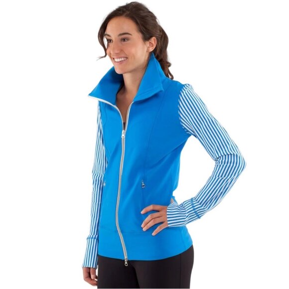Lululemon Daily Yoga Jacket in Beaming Blue Polar Cream Striped Jacket Size 2 - Picture 1 of 9